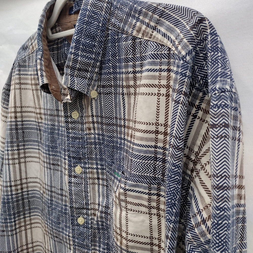 Button down - Picture 4 of 7